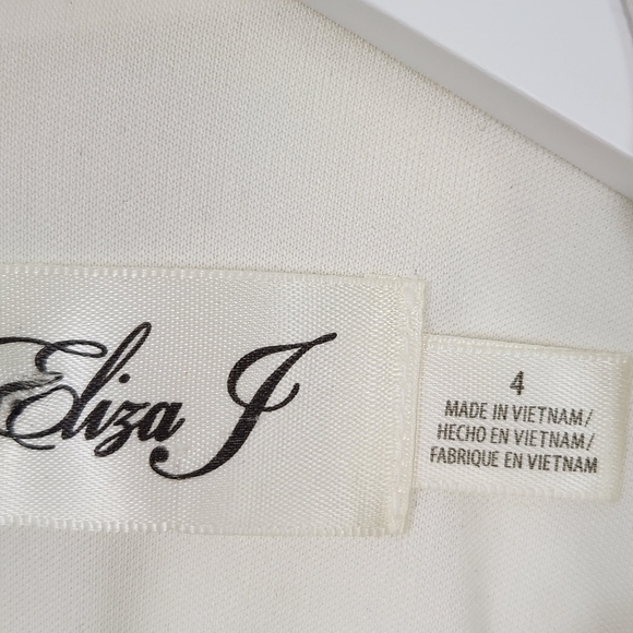 Eliza J White 3/4 Bell Sleeve Black Trim Tiered Fit & Flare Dress Women’s Size 4 - Picture 4 of 7